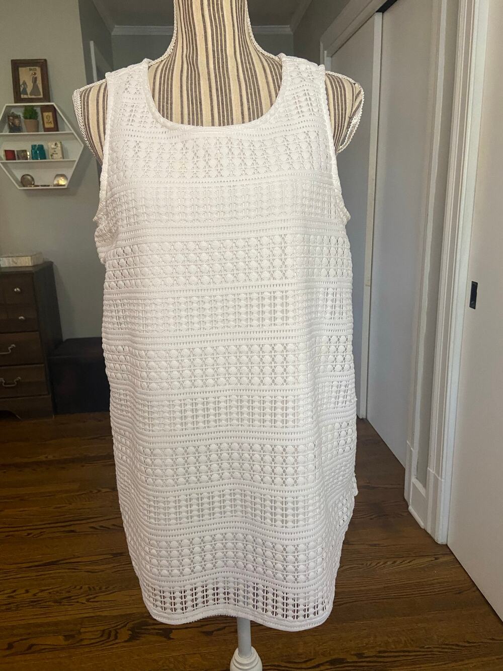 New Directions white crochet knit sleeveless tunic length top